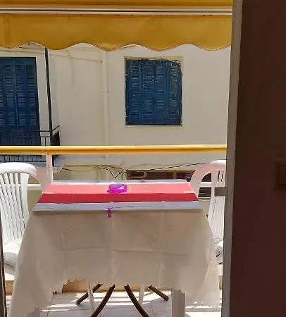 Nefeli β'οροφος Lägenhet *